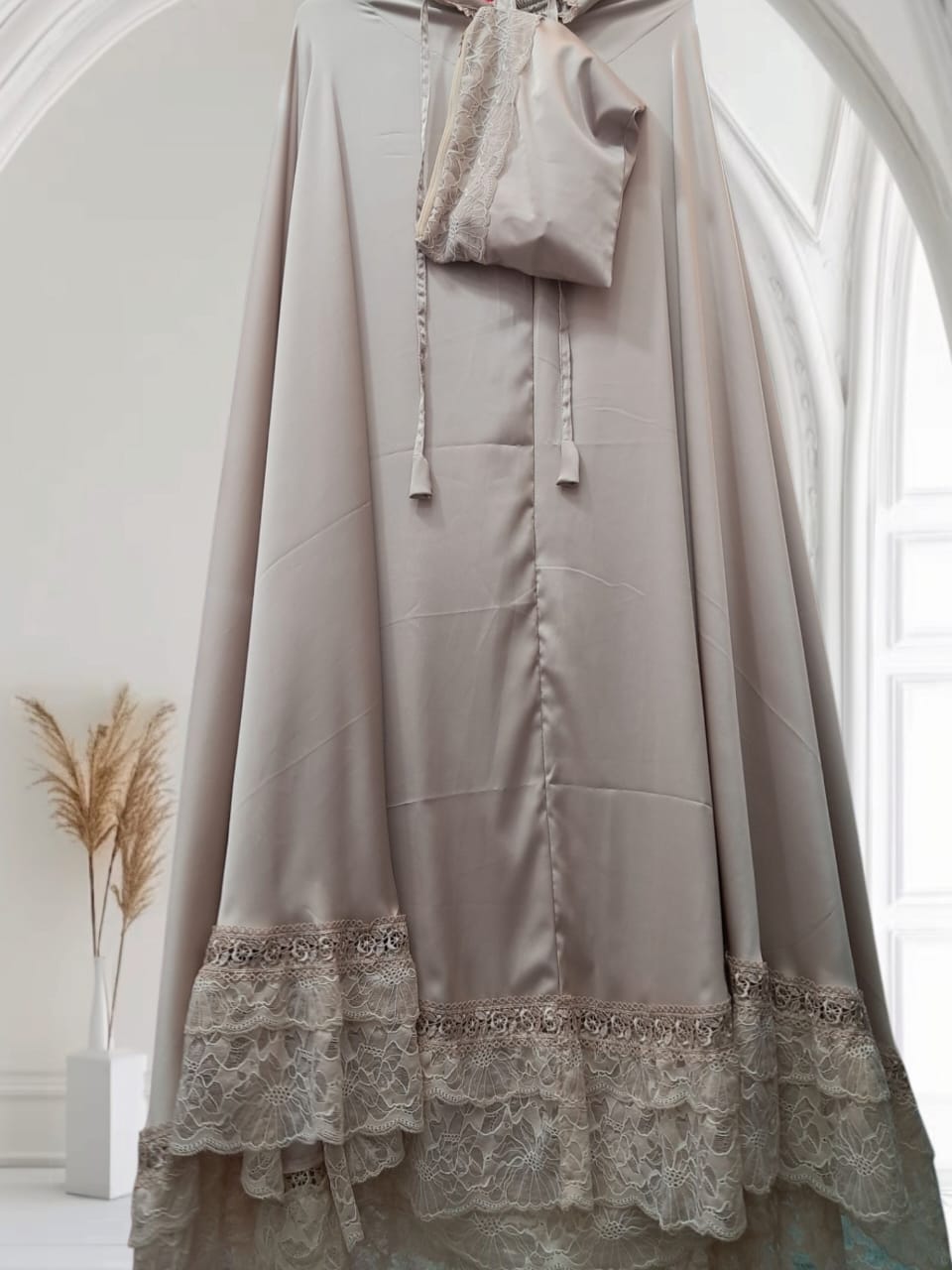 mukena sutra silk renda bawah